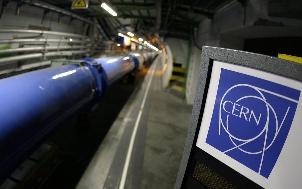 Tο CERN έβγαλε από την πρίζα το Μεγάλο Επιταχυντή Αδρονίων