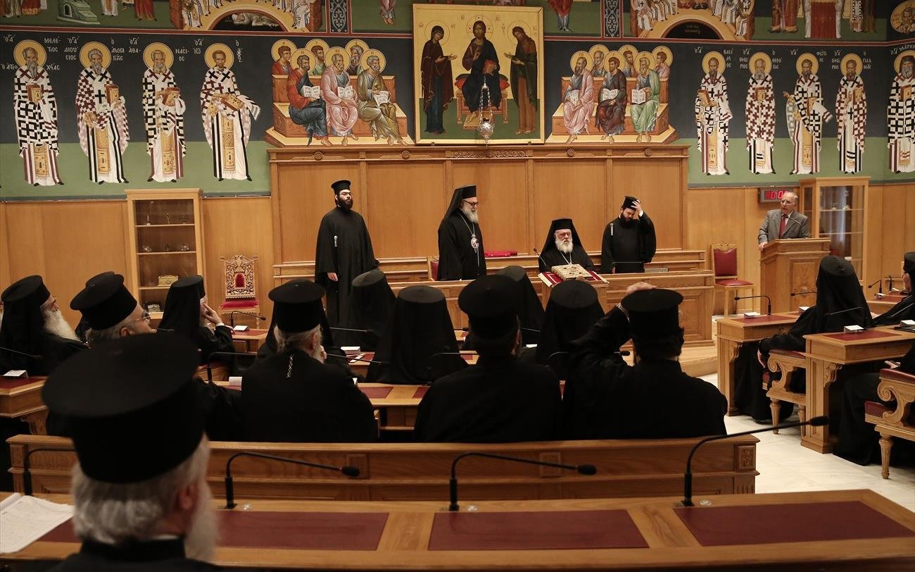 Ιερά Σύνοδος: Καμία σχέση με ορθόδοξο ναό το «POS στο παγκάρι»
