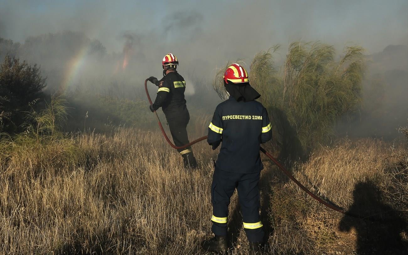 Άρτα: Πυρκαγιές σε Στρογγυλή και Ψαθοτόπι – Μήνυμα του 112
