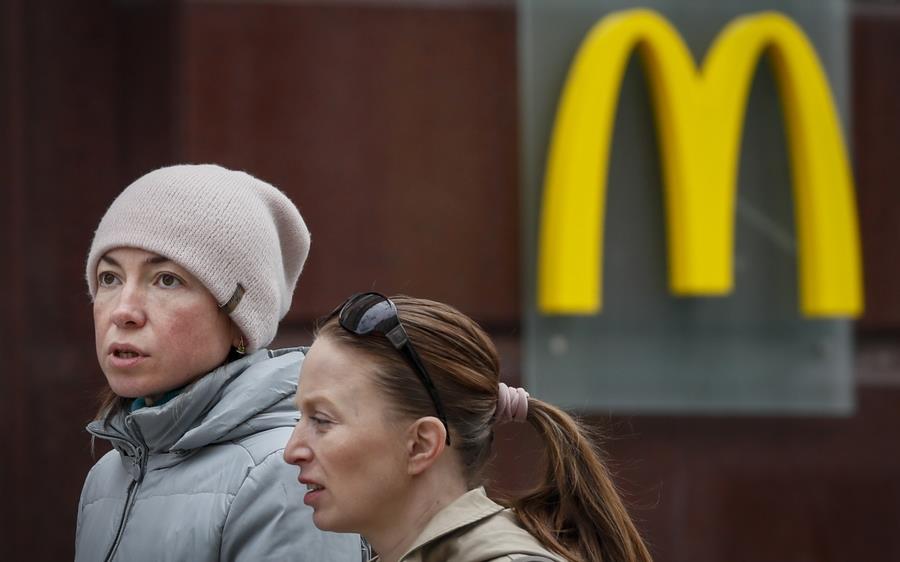 Πούτιν: Αν αποφασίσουν να επιστρέψουν τα McDonald’s, δεν θα στρώσουμε και το κόκκινο χαλί