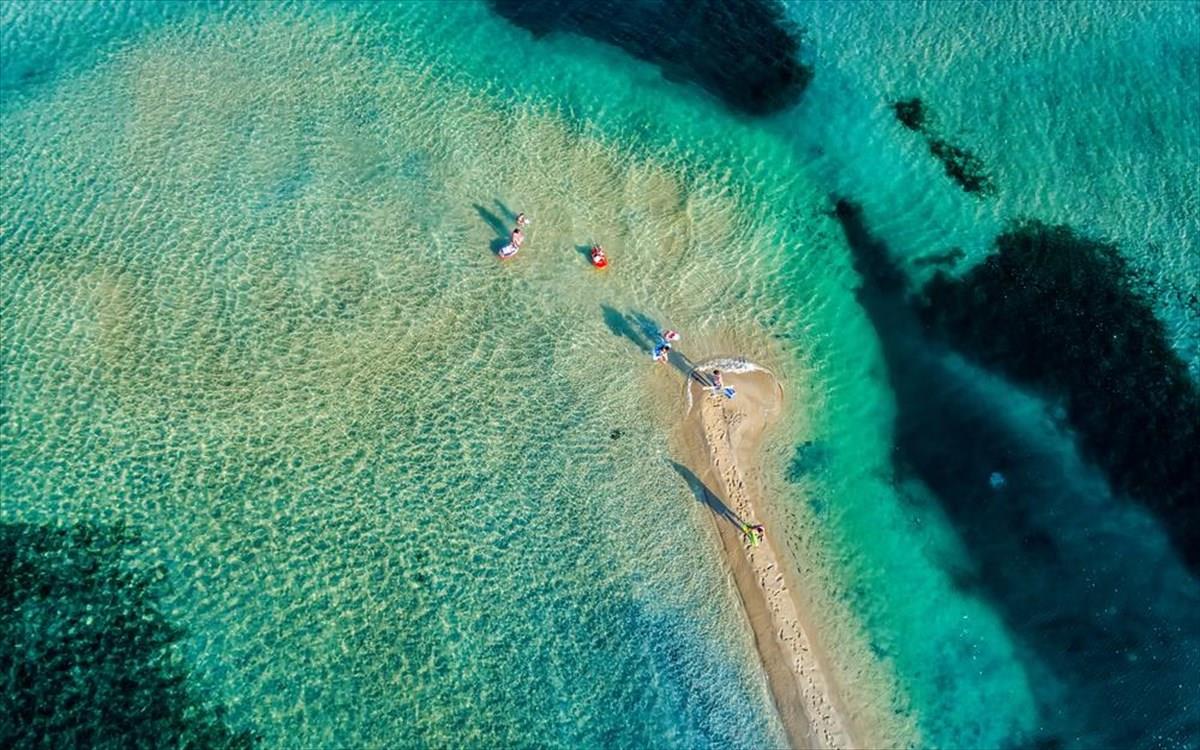 ΟΙ 35 καλύτερες παραλίες της Ελλάδας σύμφωνα με τους Times