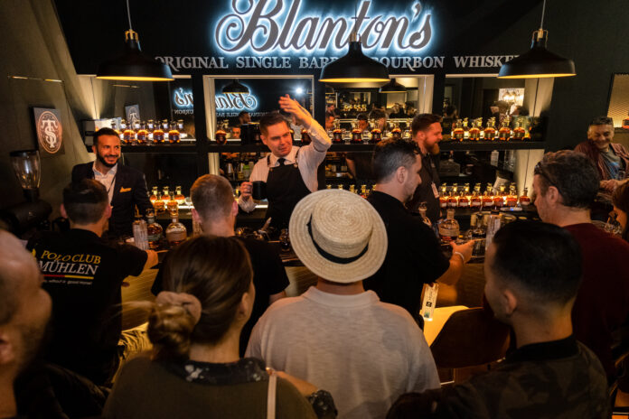 “Ταξίδι” στον κόσμο του Blanton’s Bourbon στην Athens Bar Show 2022