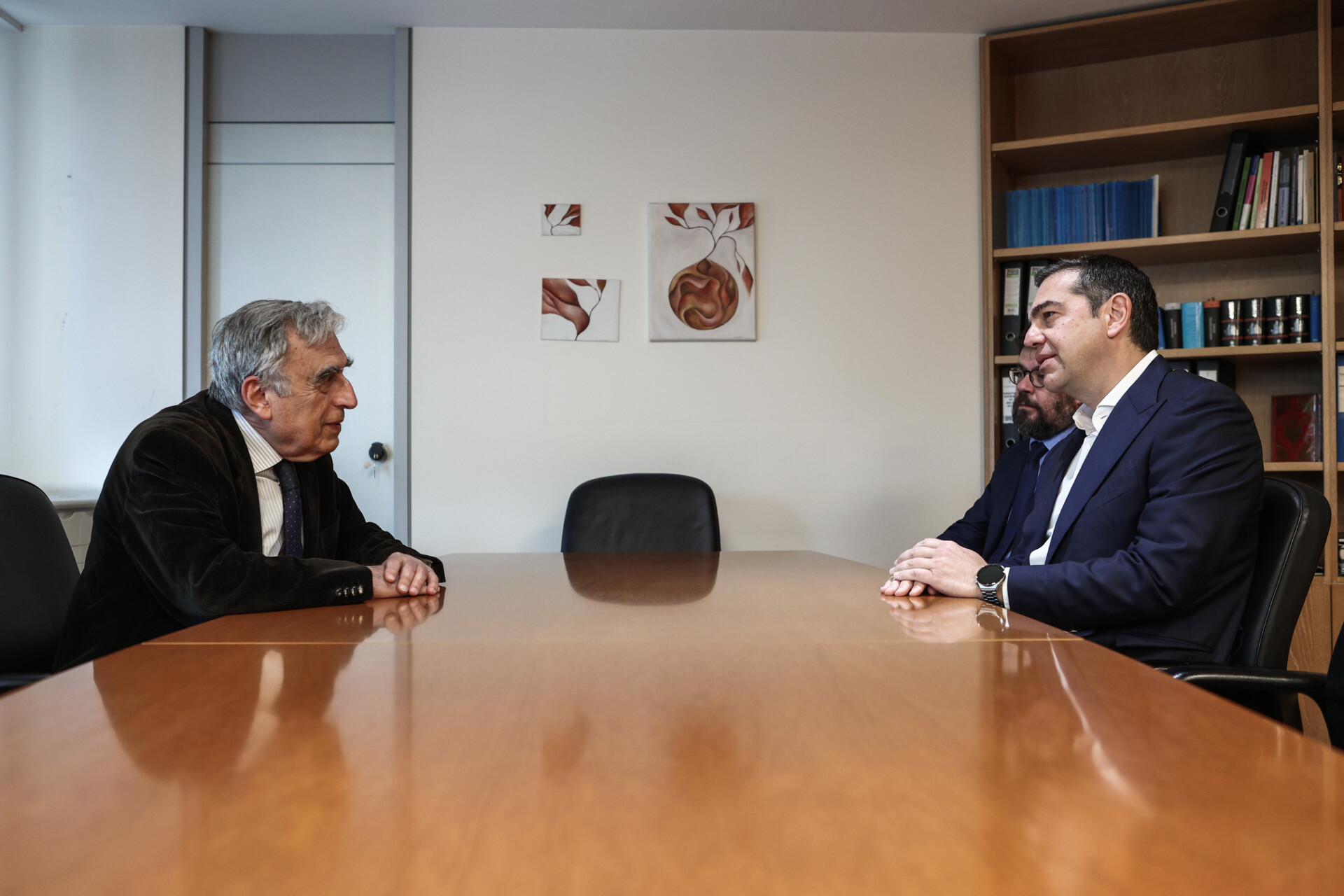 Τσίπρας: Ο κ. Μητσοτάκης να δώσει απαντήσεις για παρακολουθήσεις-παραβιάσεις προσωπικών δεδομένων