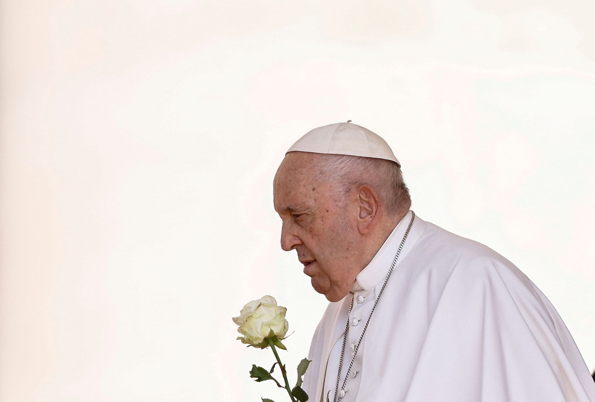 Papa Francisc: “Este bine, dar trebuie să învețe din nou să vorbească  