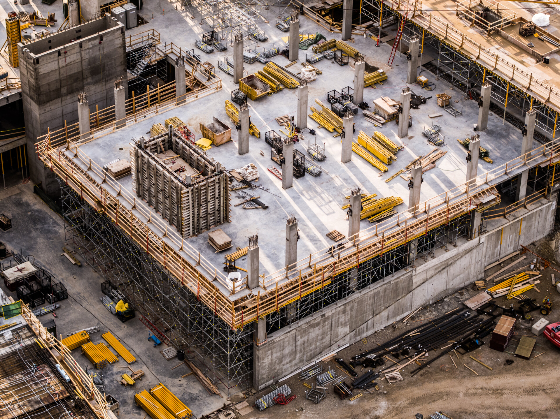 Tenders for construction projects of 1.6 bln euro projects