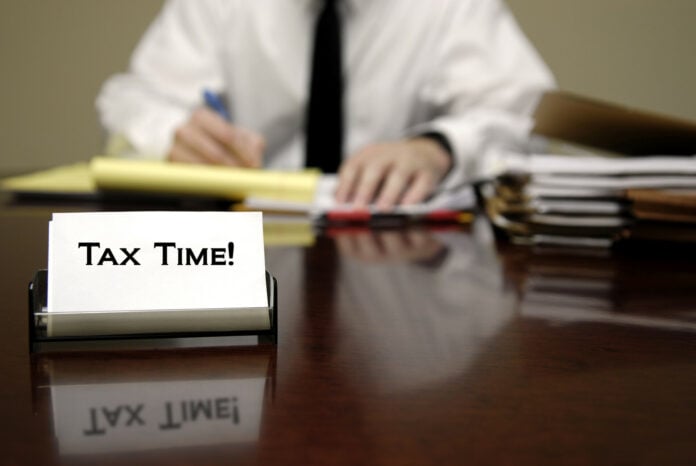 tax time - ώρα για πληρωμή φόρων