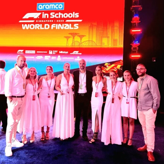 Παγκόσμια διάκριση για τη γυναικεία Ομάδα Συνεργασίας της Εκπαιδευτικής Αναγέννησης και της Ερασμείου Ελληνογερμανικής Σχολής στον Παγκόσμιο Τελικό του Διαγωνισμού F1 in Schools στη Σιγκαπούρη