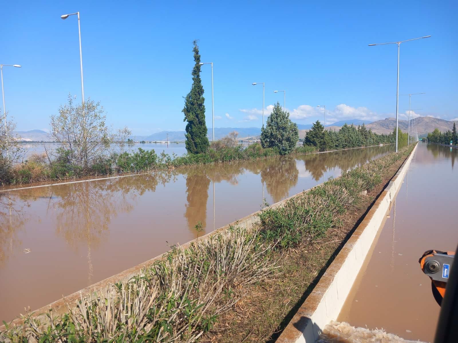 «Κολυμβητήριο» η Αθηνών Θεσσαλονίκης - Δείτε φωτογραφίες