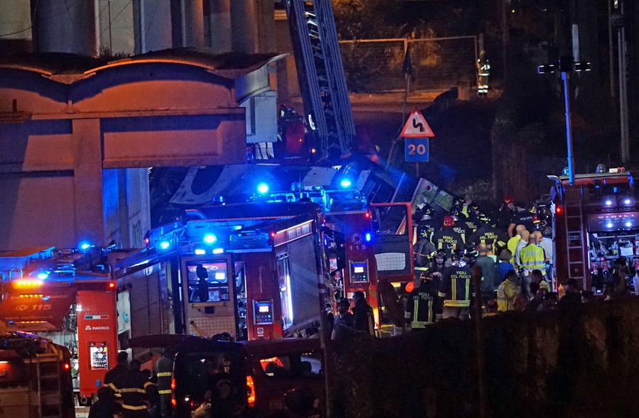 21 morti mentre l’autobus cade dal ponte: passaporti ucraini trovati tra le macerie