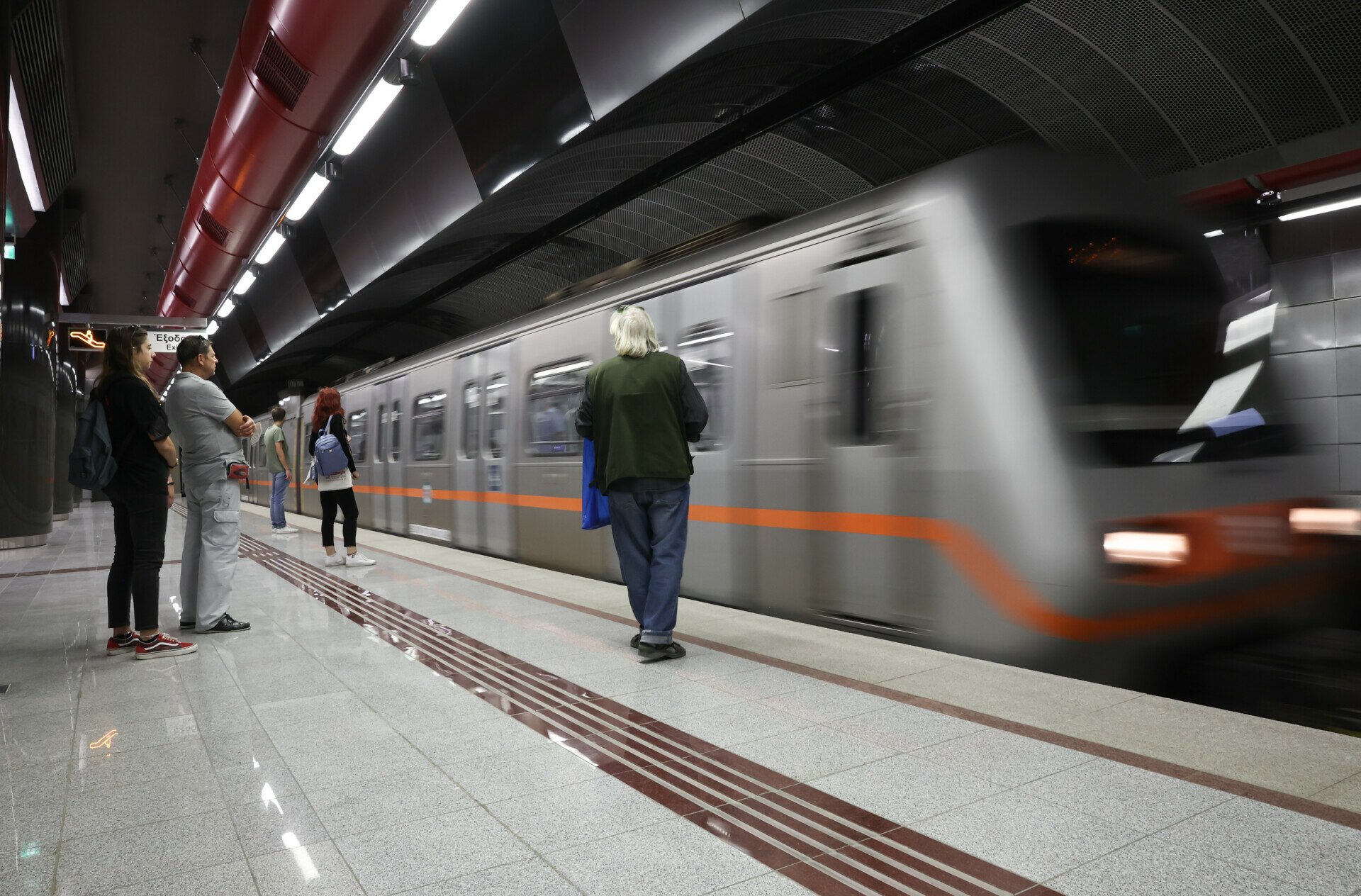 Stațiile “Syntagma” și “Universitate” ale metroului se închid miercuri  