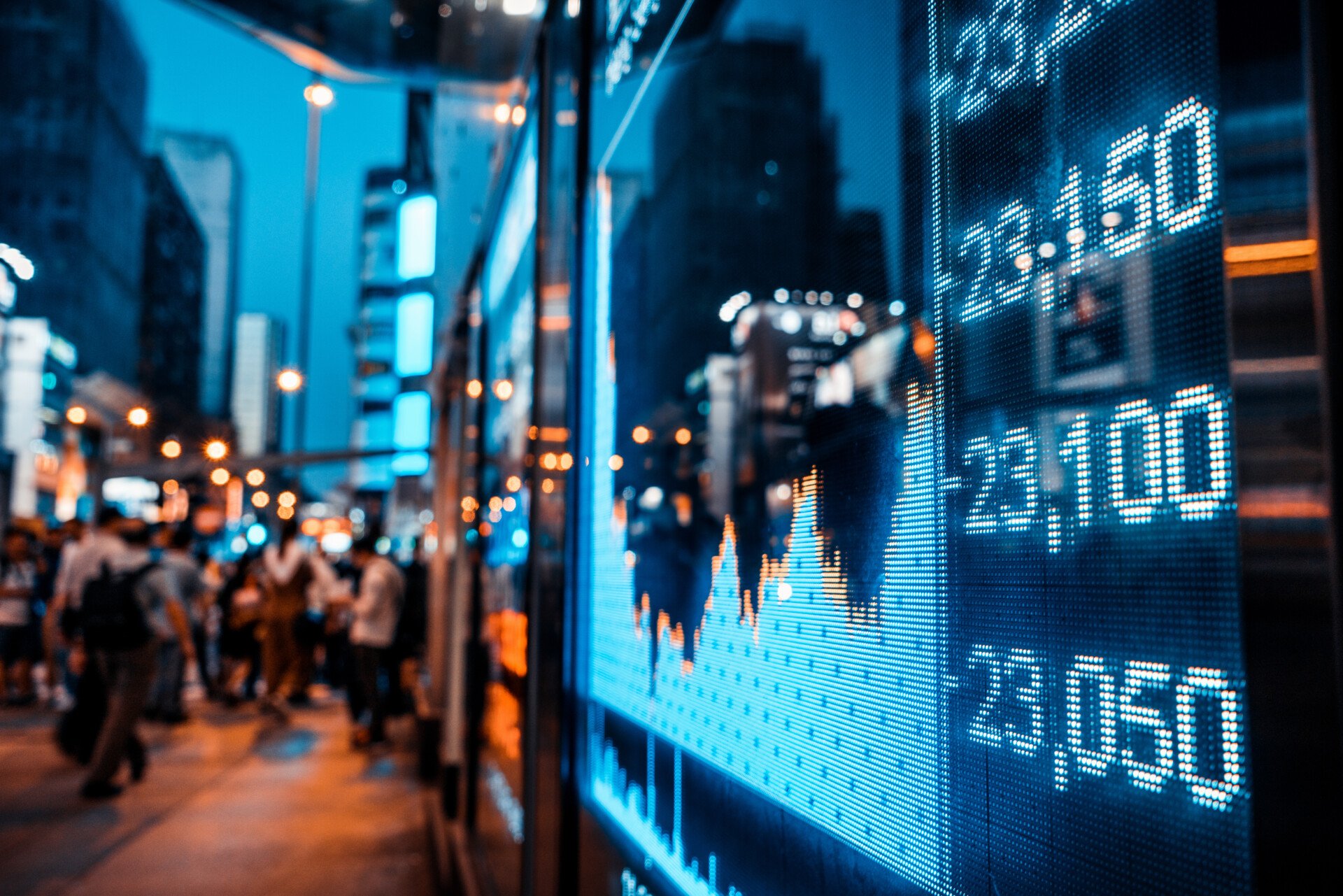 Bursele: Indicele General stabil la 1.582 de unități – Euro la niveluri de trei ani  