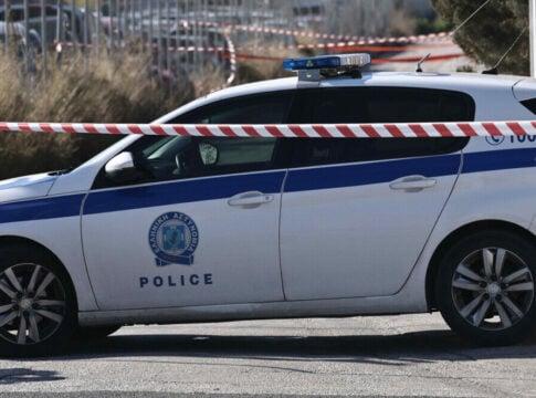ΠΑΙΑΝΙΑ - ΠΥΡΟΒΟΛΙΣΜΟΙ ΚΑΤΑ ΑΣΤΥΝΟΜΙΚΩΝ