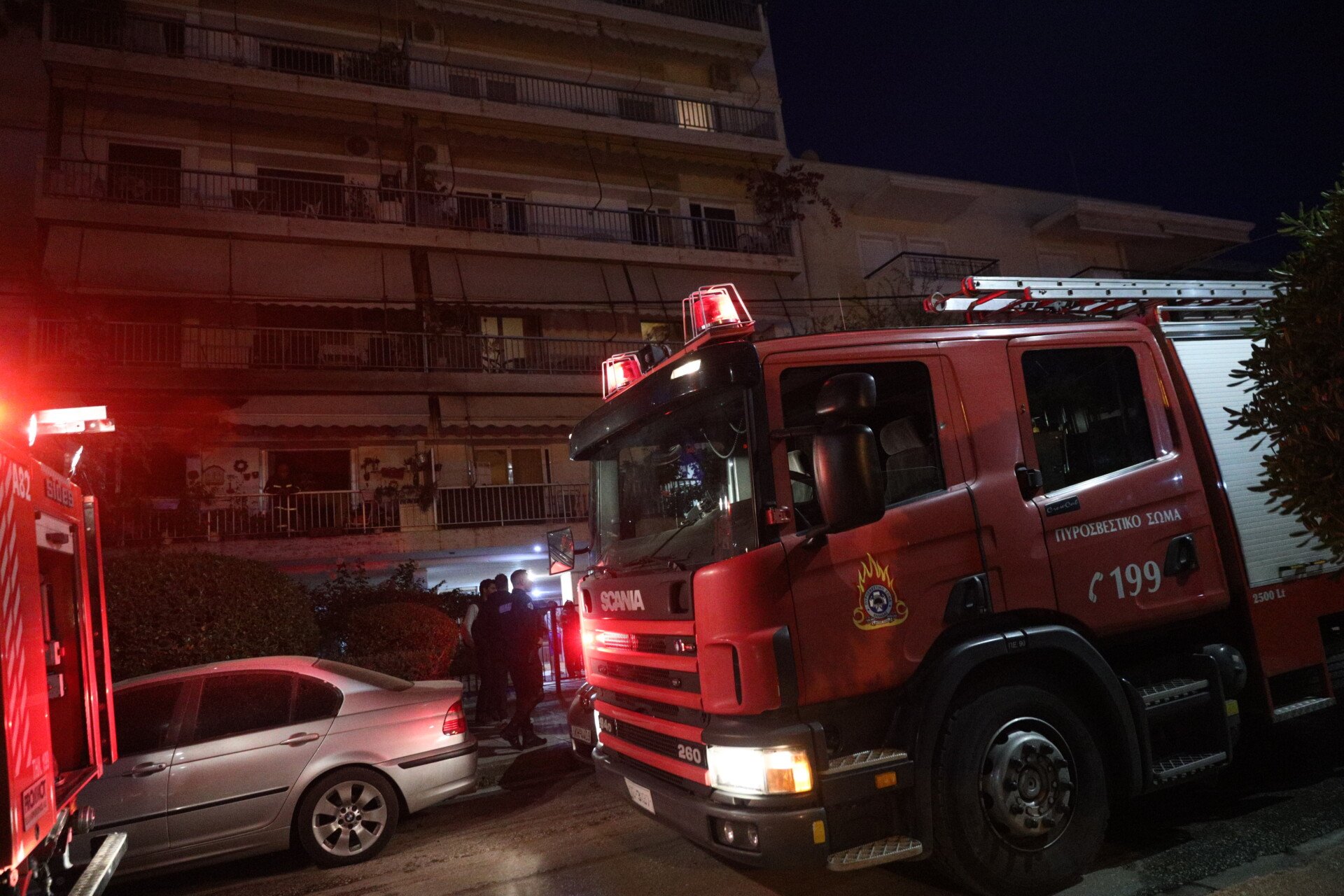 Περιστέρι: Φωτιά σε διαμέρισμα – Γυναίκα εντοπίστηκε χωρίς τις αισθήσεις της  