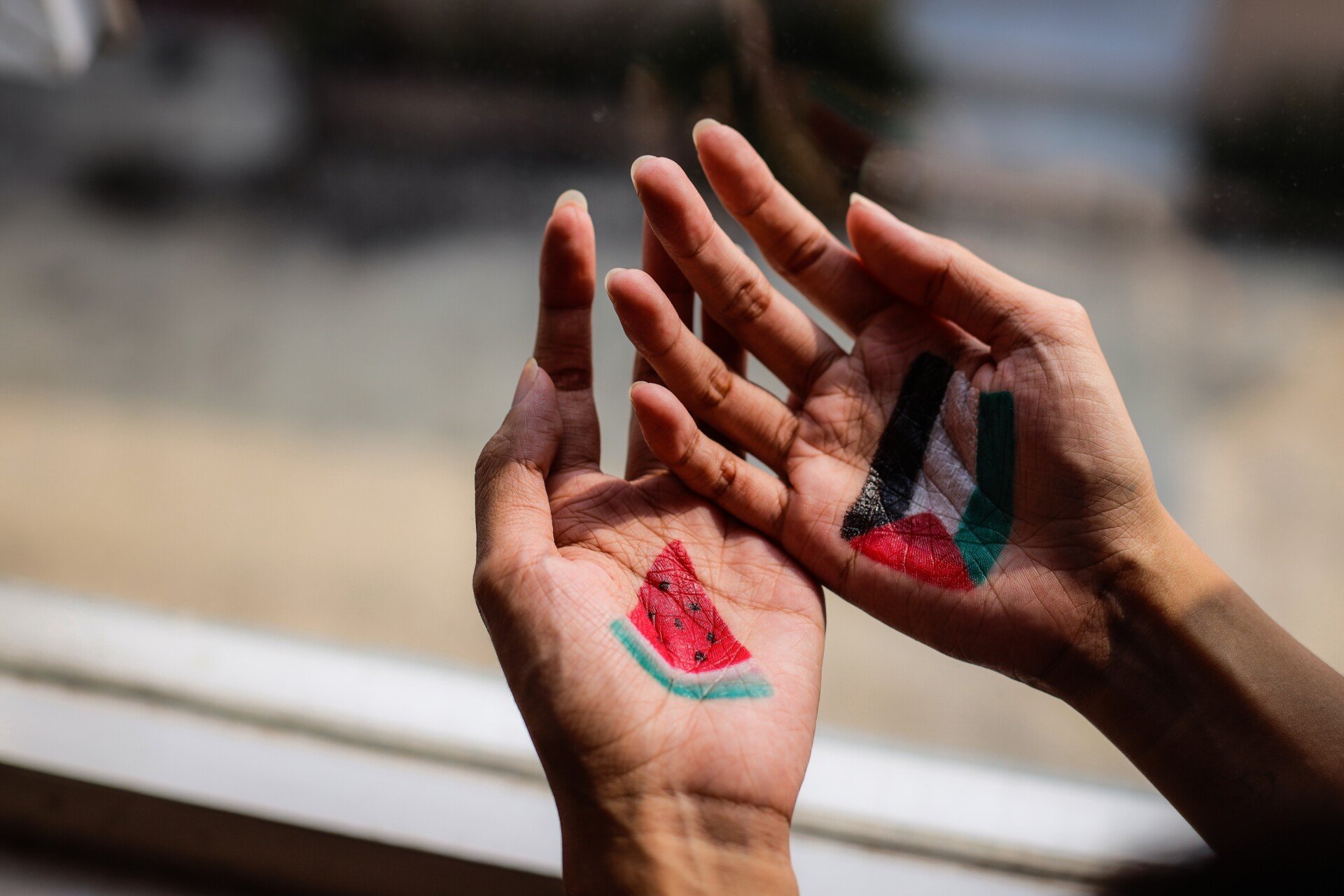 Γιατί το καρπούζι έγινε παγκόσμιο σύμβολο αλληλεγγύης στον παλαιστινιακό λαό