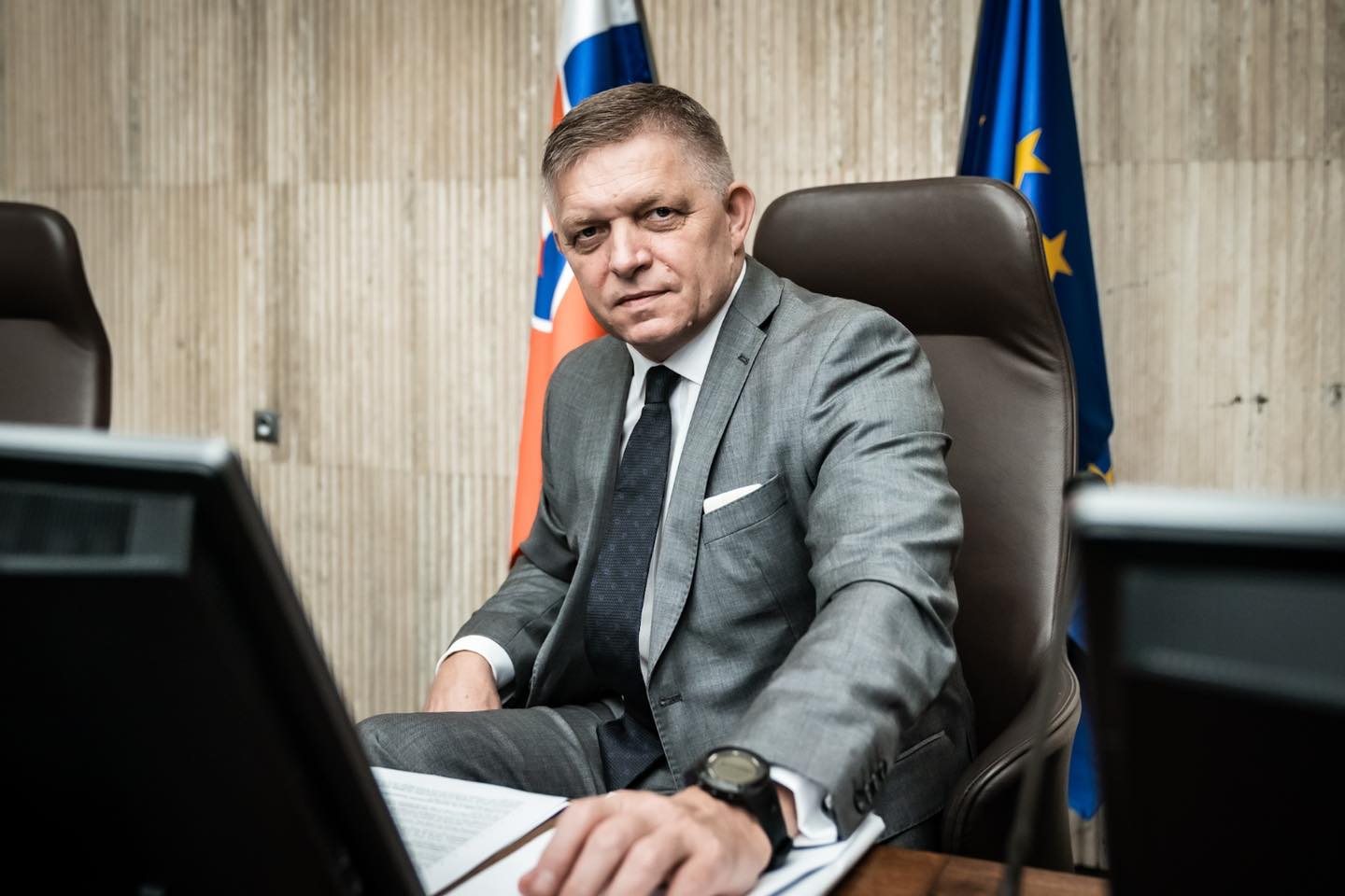 Στη Μόσχα ο Φίτσο για την «Ημέρα της Νίκης» – Επίθεση στον Ζελένσκι