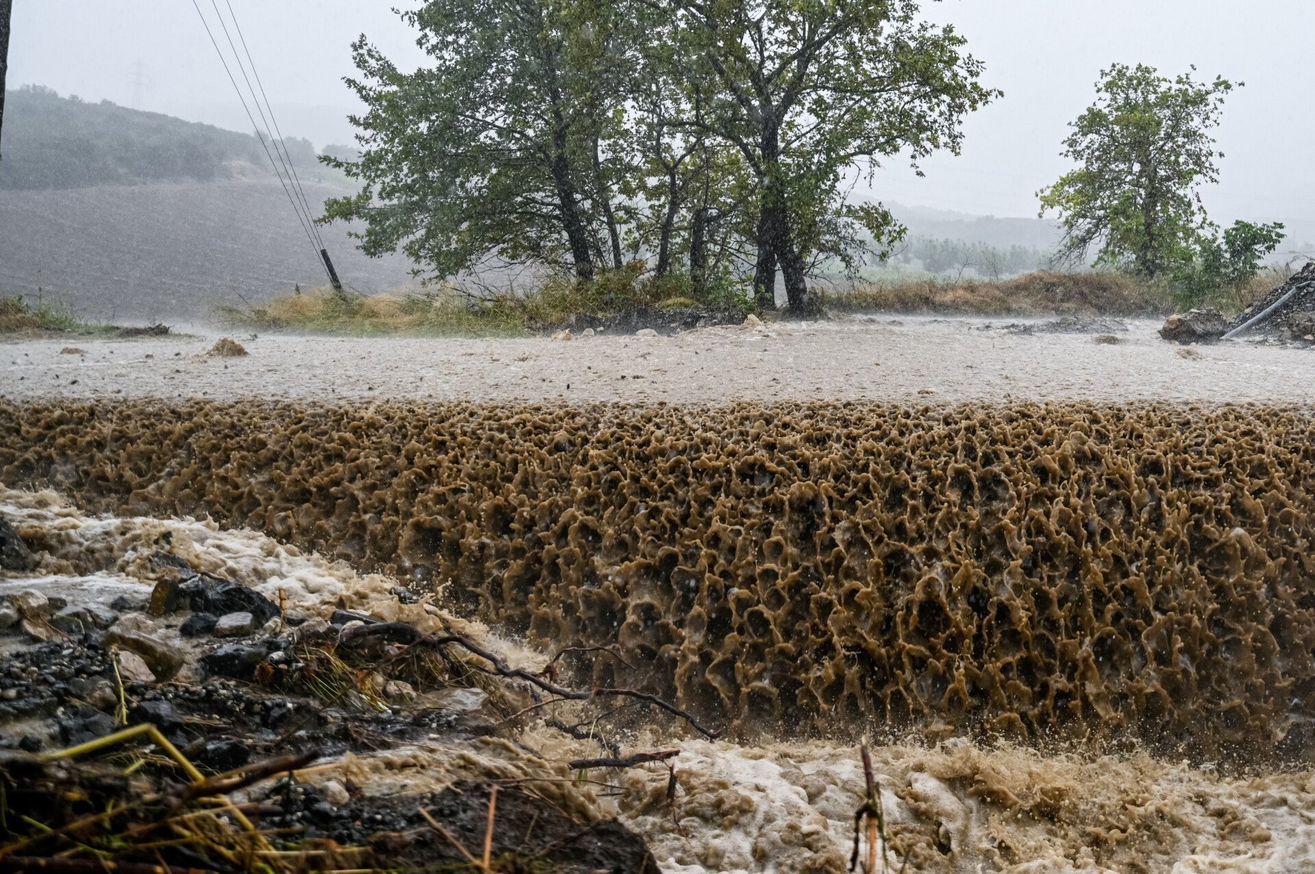 Ρόδος: Σάρωσε η κακοκαιρία Bora – Δεκάδες απεγκλωβισμοί, απαγόρευση κυκλοφορίας στους δρόμους