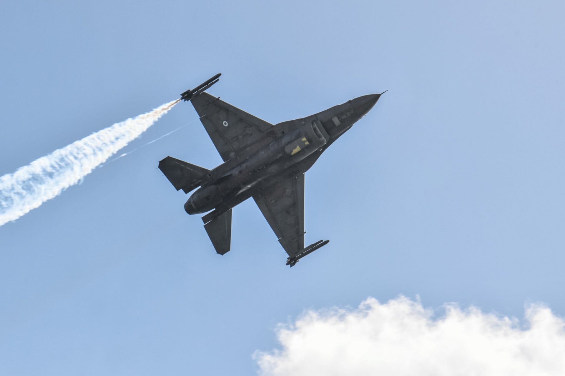 Aναγκαστική προσγείωση μαχητικού F-16 στην Ζάκυνθο