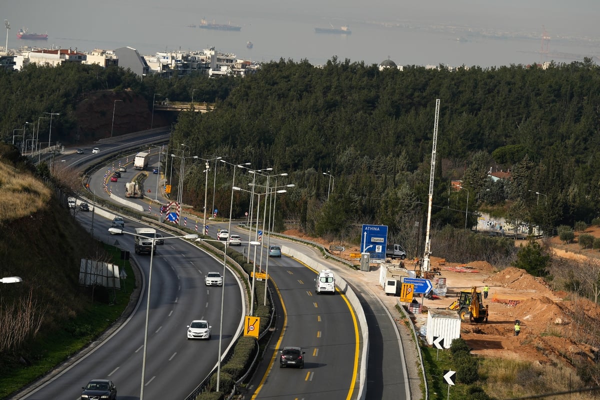 Θεσσαλονίκη: Καραμπόλα 8 οχημάτων – 5 τραυματίες