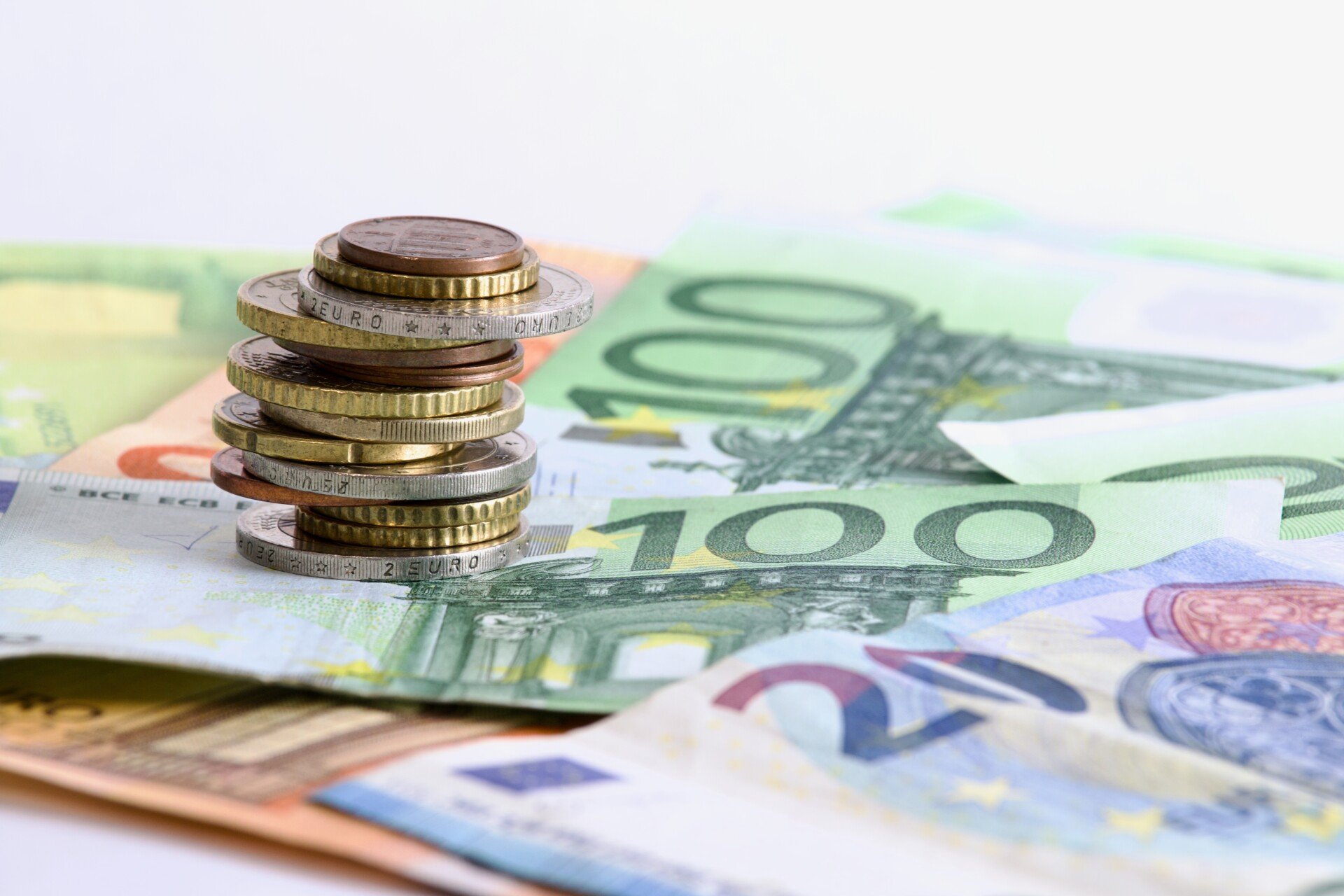 Opoziția acuză guvernul că “refuză să acorde pensii și indemnizații mai devreme” înainte de Paște  