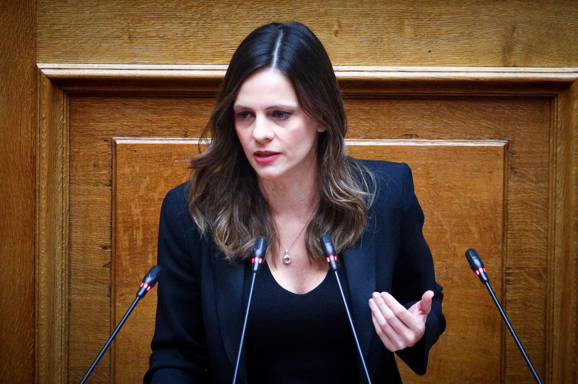 Έφη Αχτσιόγλου: Παραιτείται και από το βουλευτικό αξίωμα