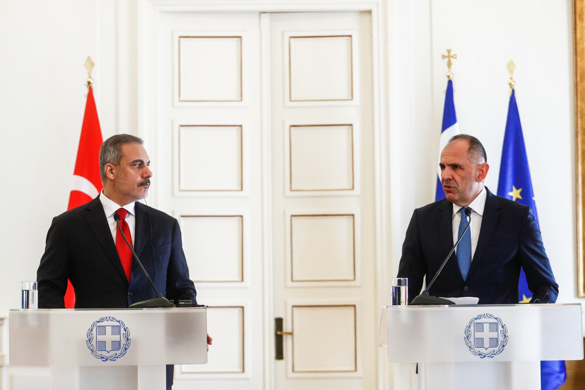 Γεραπετρίτης σε Φιντάν για το SAFE: Καμία συζήτηση σε θέματα εθνικού συμφέροντος