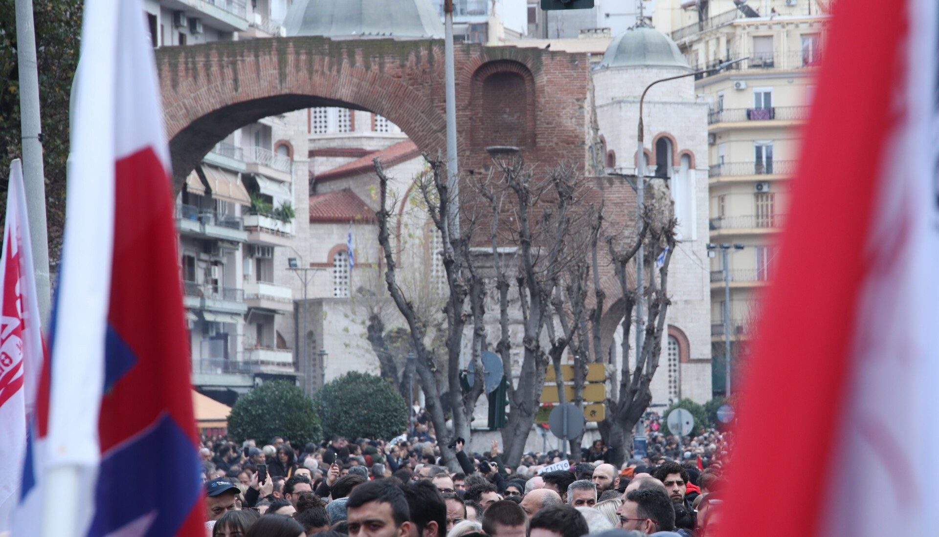Θεσσαλονίκη: Ελεύθεροι και οι 23 προσαχθέντες μετά την ολοκλήρωση της πορείας για τα Τέμπη
