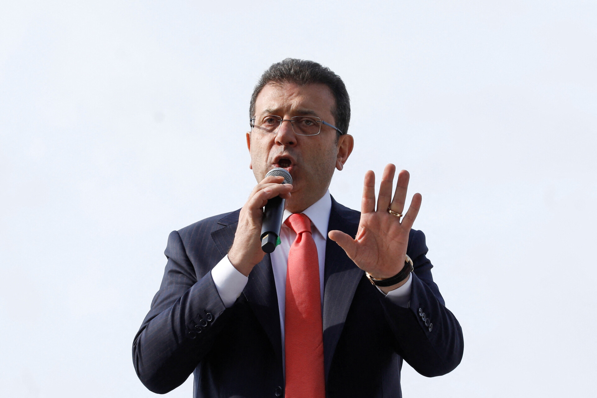 Ιμάμογλου: Μπλόκαραν στην Τουρκία τον λογαριασμό του στο Χ
