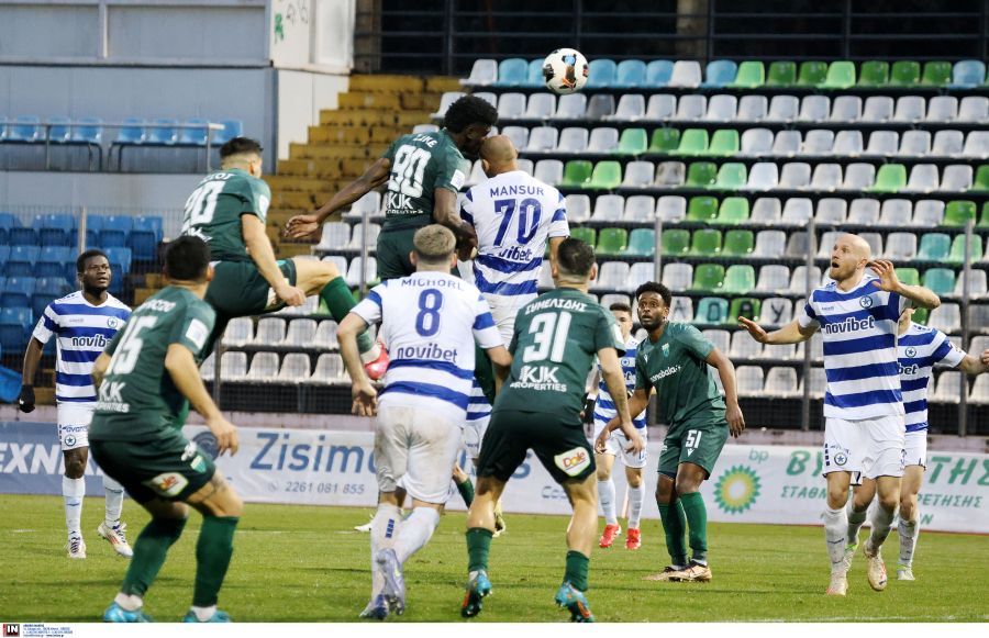 În octetul Atromitos cu “dublă” în Livadeia  
