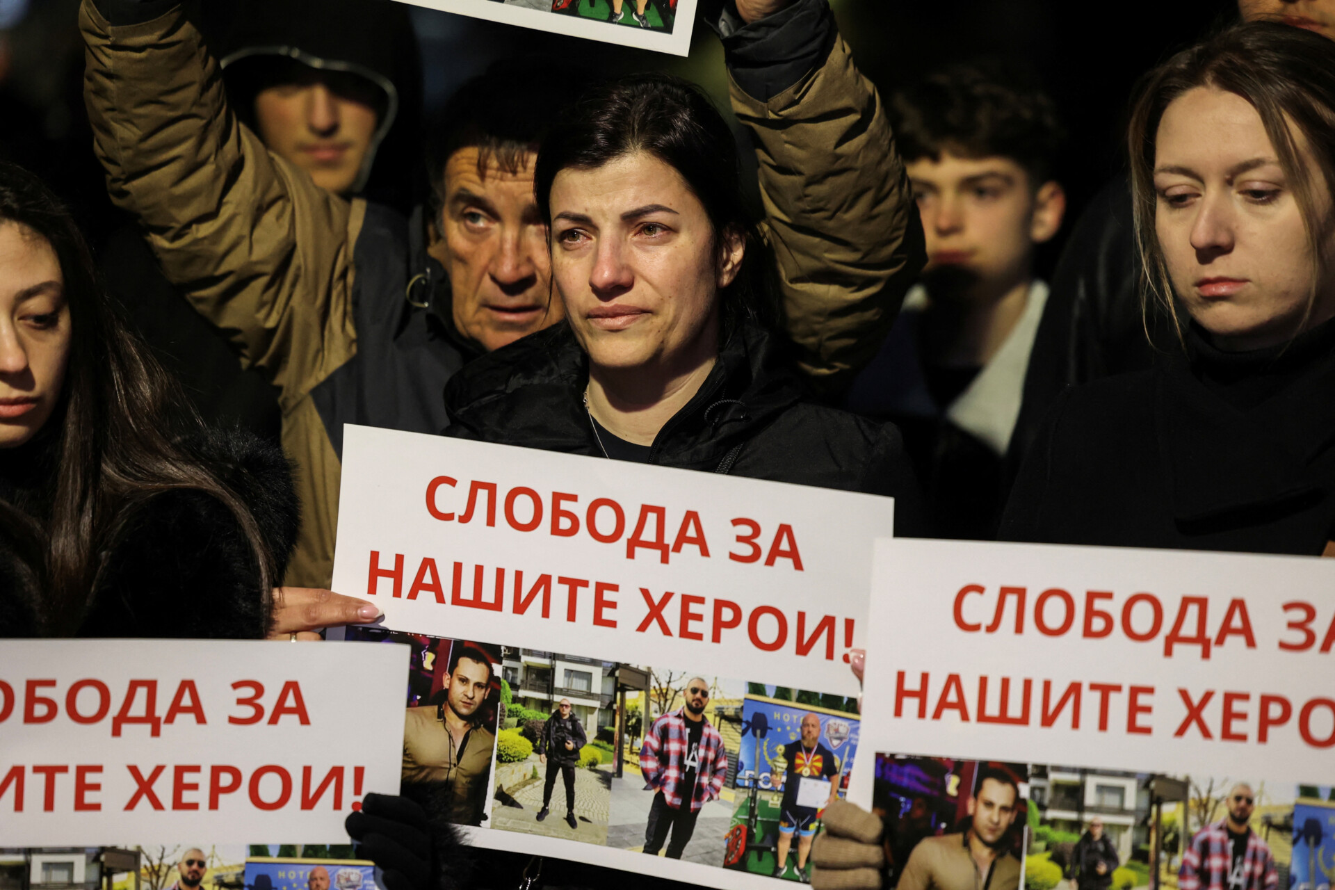 Macedonia de Nord – Incendiu într-un club: “Cine va fi următorul”, sloganul adunării tăcute de protest  