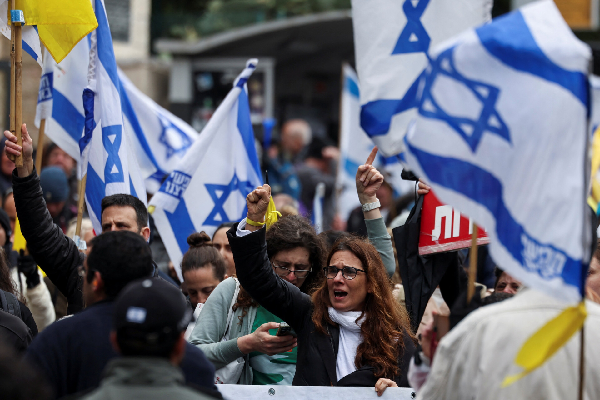 Sondaj în Israel: Cetățenii se tem pentru viitorul democrației după demiterea șefului Shin Bet  
