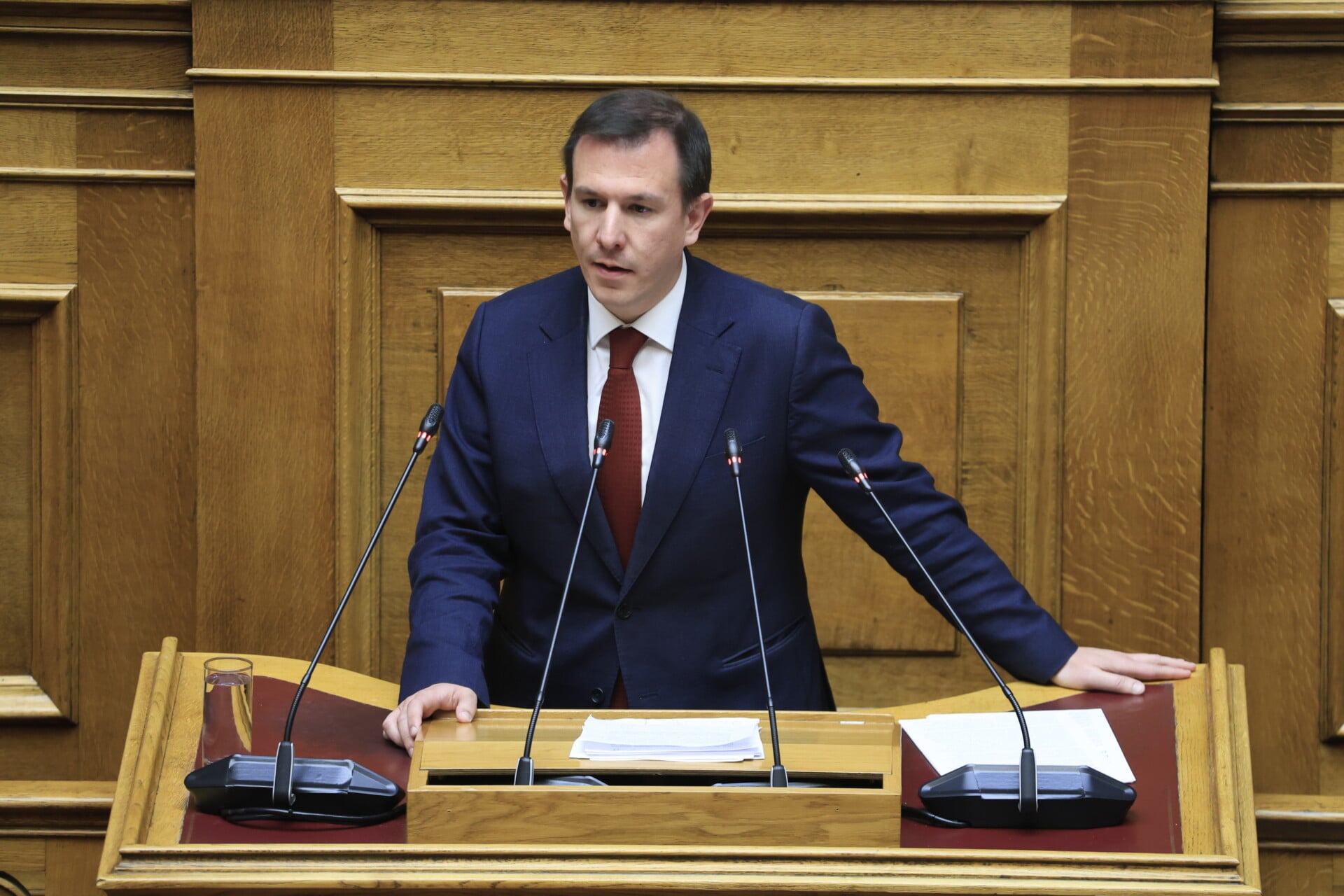 Βουλή: Αίτημα αντισυνταγματικότητας από το ΠΑΣΟΚ με αιχμή τη διάταξη για τις αυτοδιοικητικές εκλογές