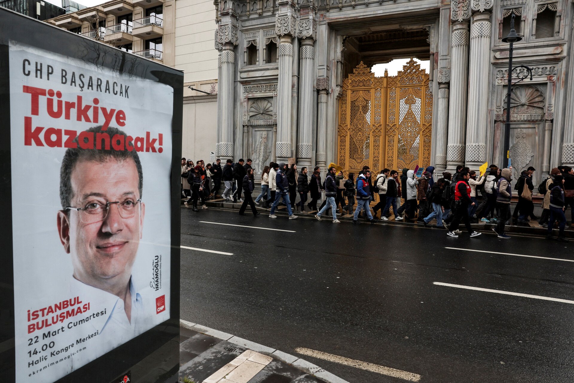 Turcia: Pierderile băncilor continuă la Bursă  