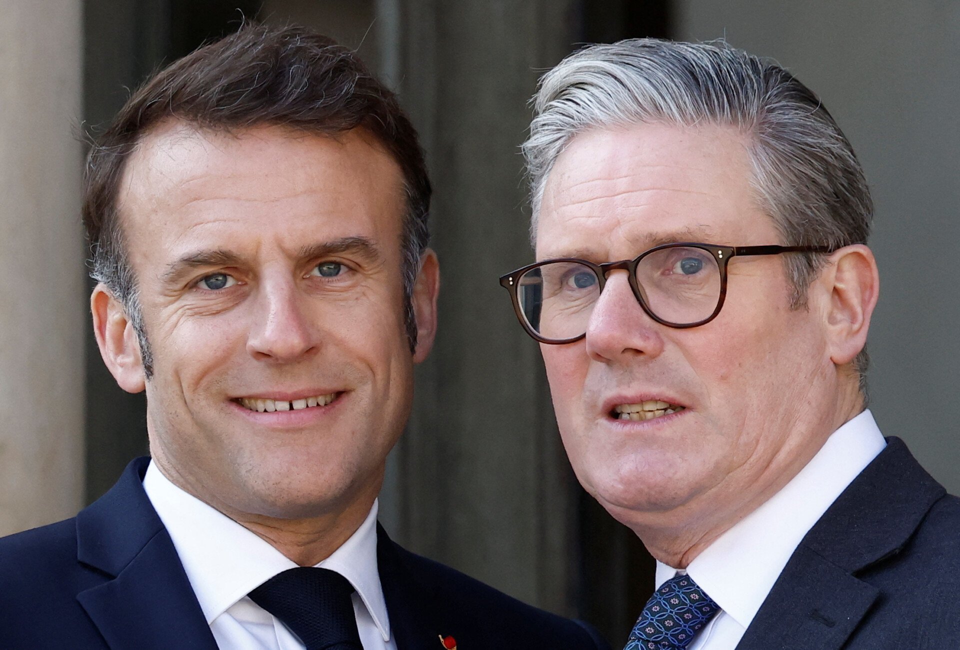 Comunicarea Starmer – Macron: “Nimic nu trebuie să fie exclus de pe masă” pentru a face față taxelor  