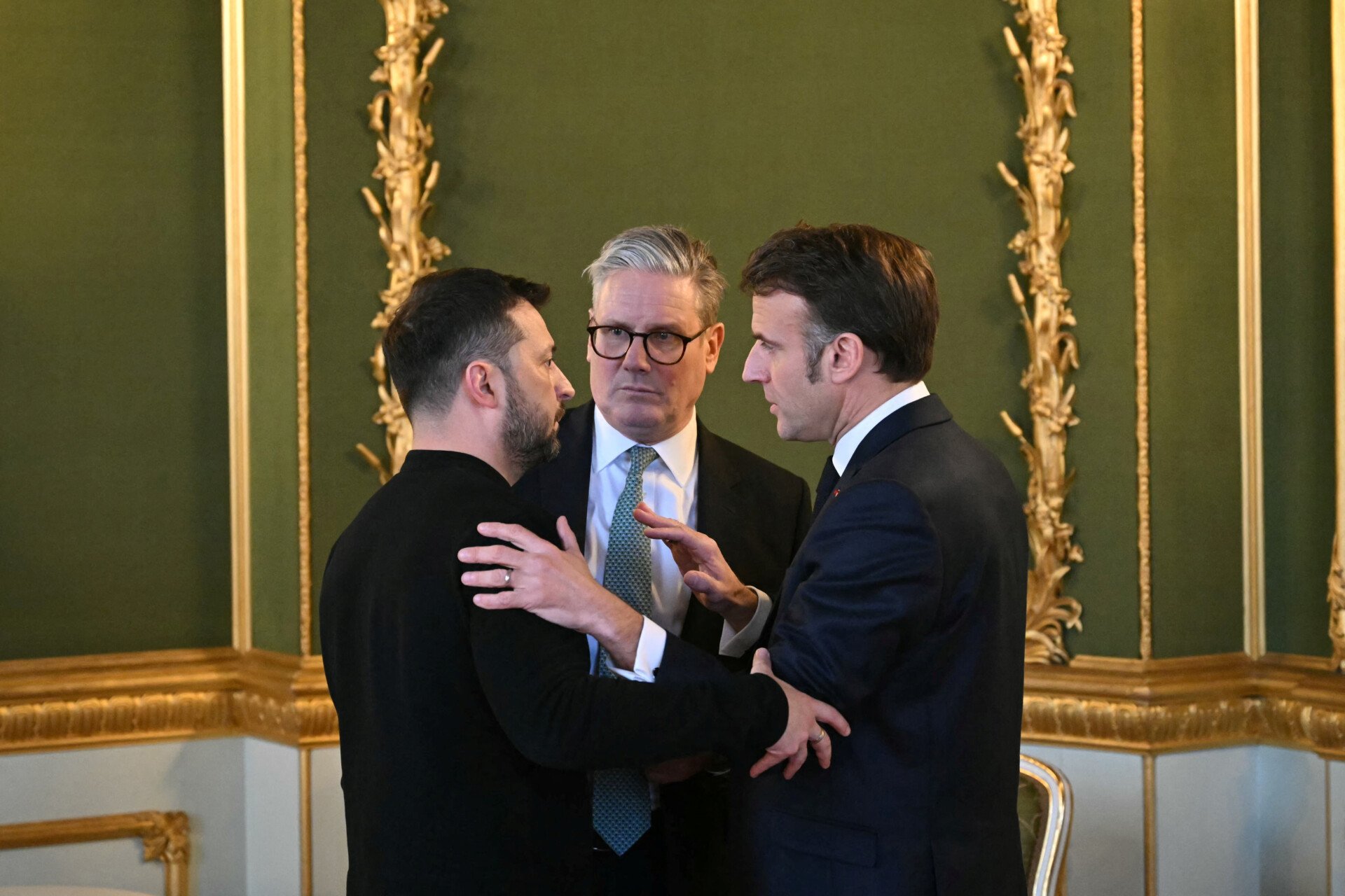Macron: Paris și Londra propun un armistițiu de o lună în Ucraina pentru atacuri din aer, mare și asupra infrastructurii energetice  