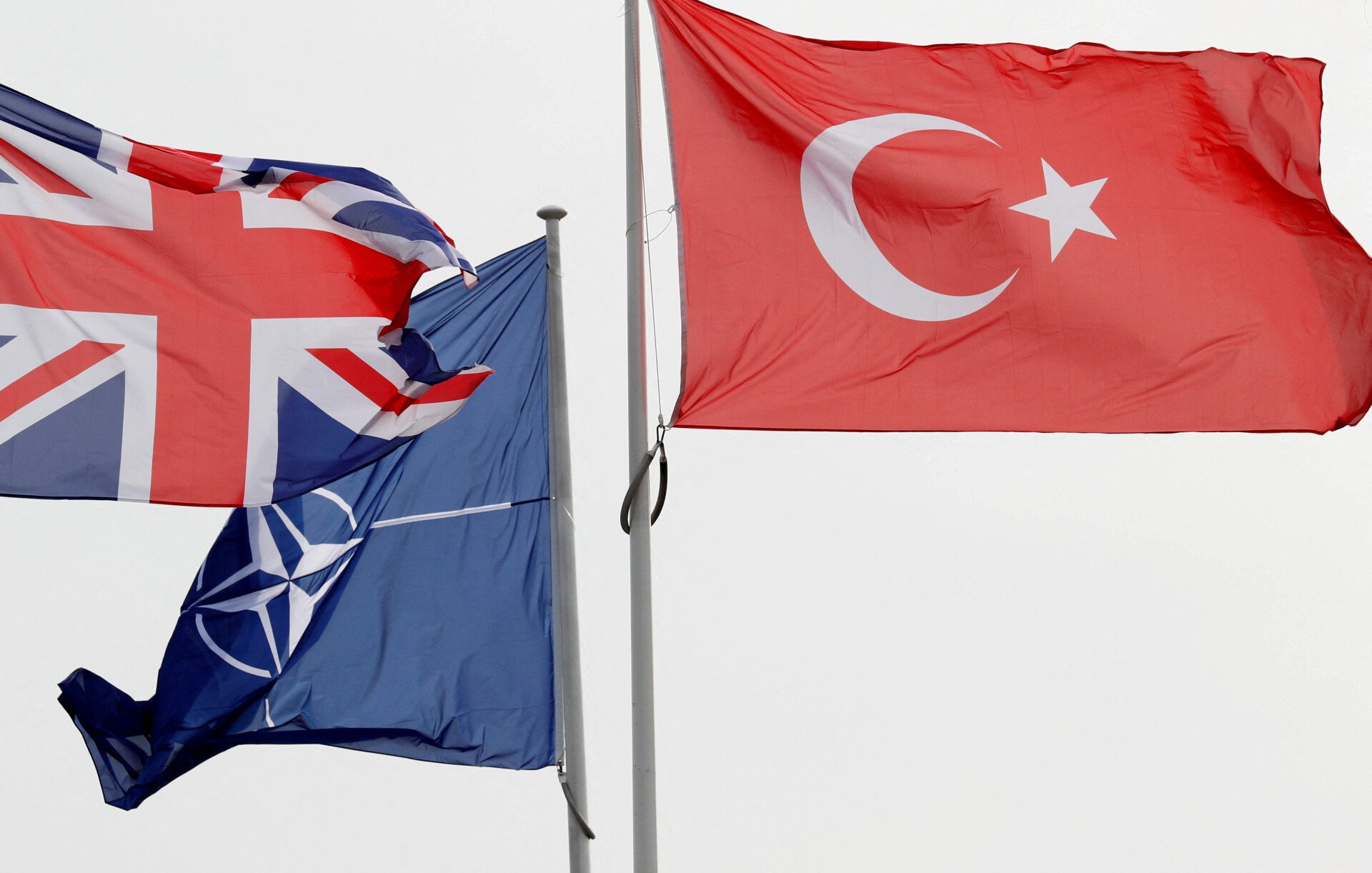 Întâlnire între oficialități din Turcia și Marea Britanie luni pentru viitorul Siriei  
