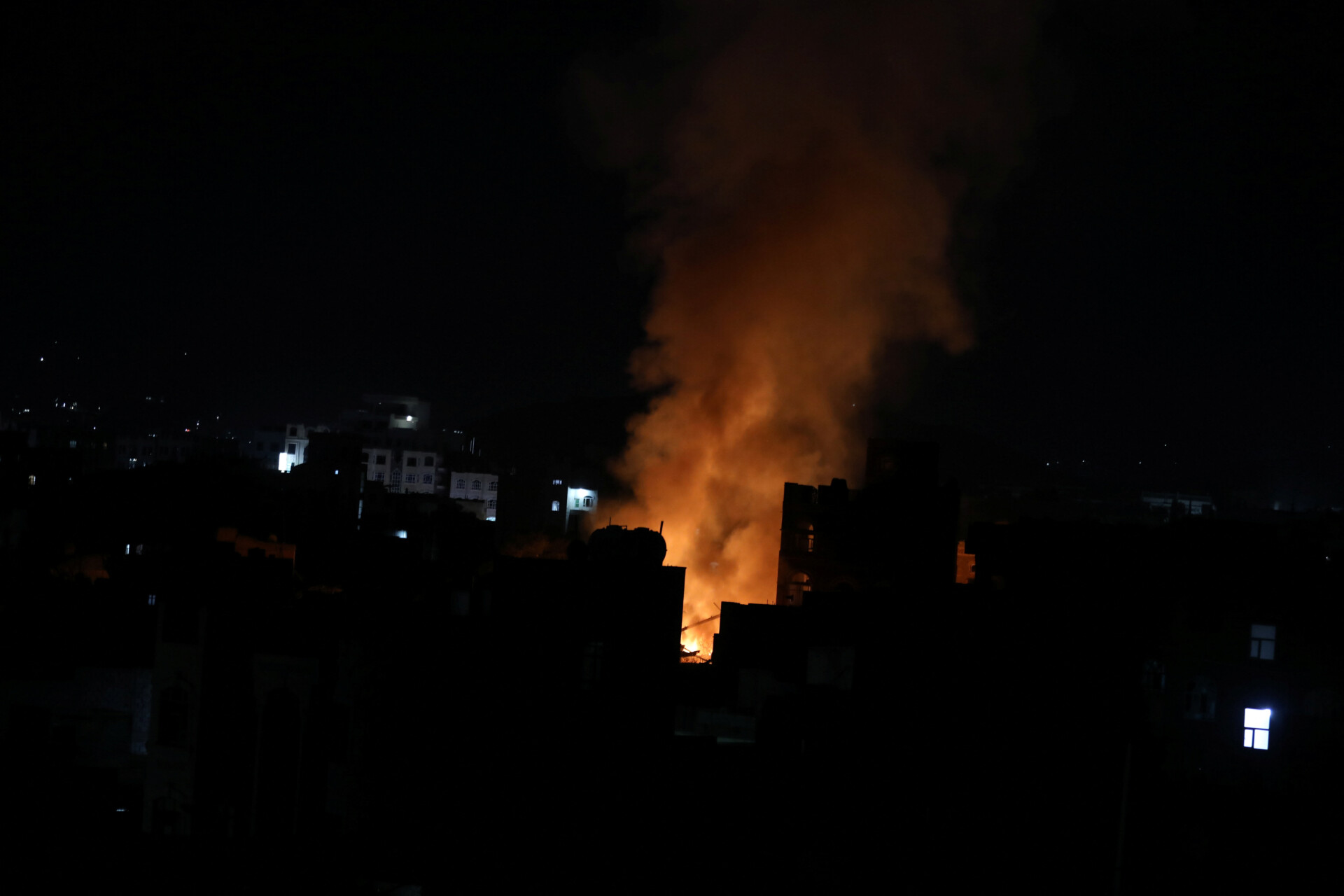 Yemen: Noi atacuri americane în zonele controlate de Houthi  