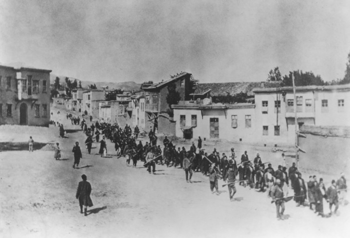 Genocidul armenilor: Așteptând pe Sarkis timp de 7 ani la stația din Larisa  