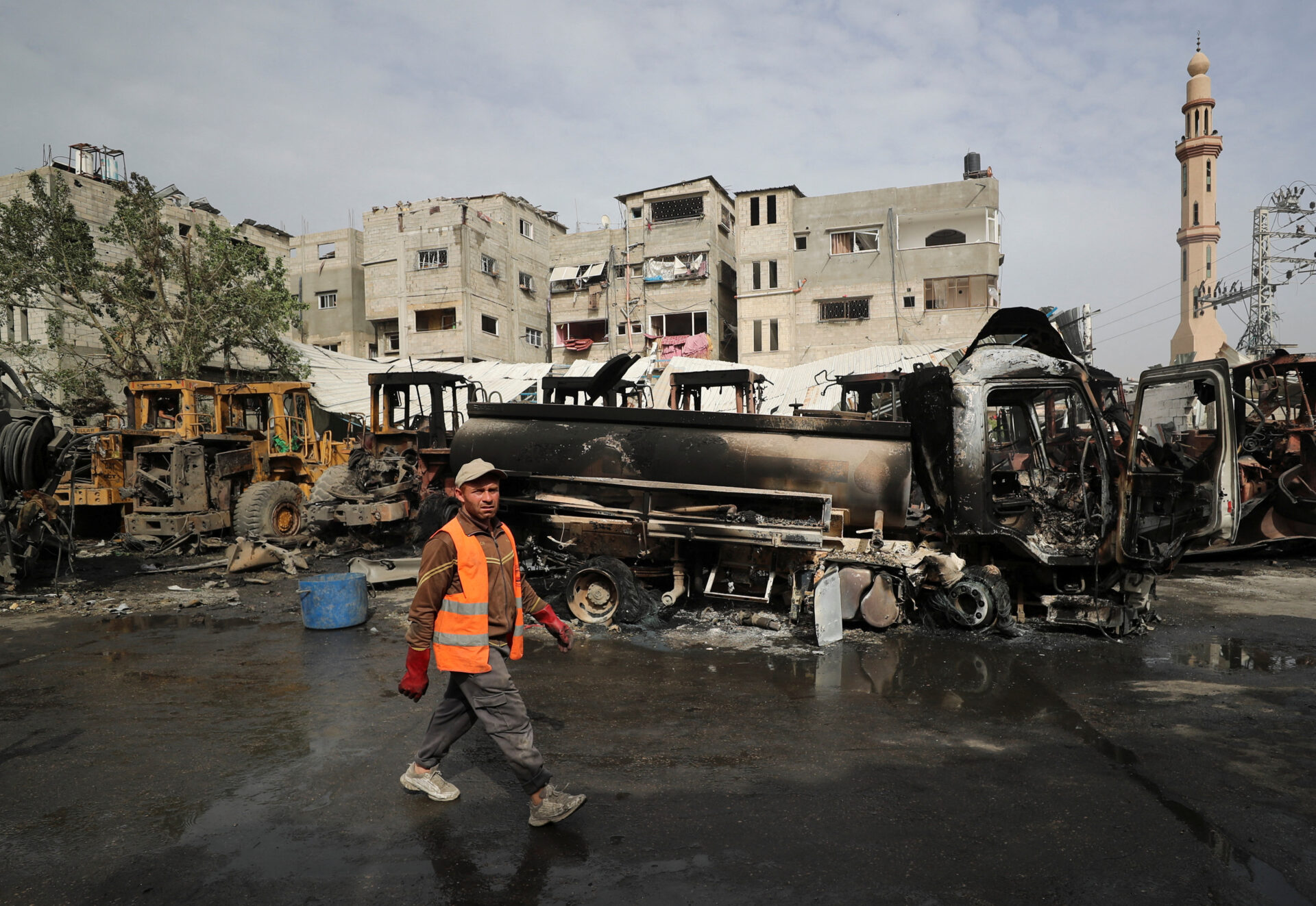 Israel: Loviturile din Gaza au vizat zeci de vehicule de construcție folosite de Hamas în atacul din 7 octombrie.  