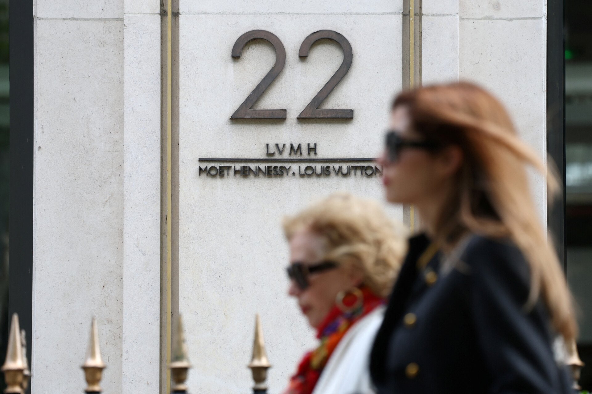 LVMH: Rezultate dezamăgitoare pentru primul trimestru și scădere abruptă a acțiunilor  