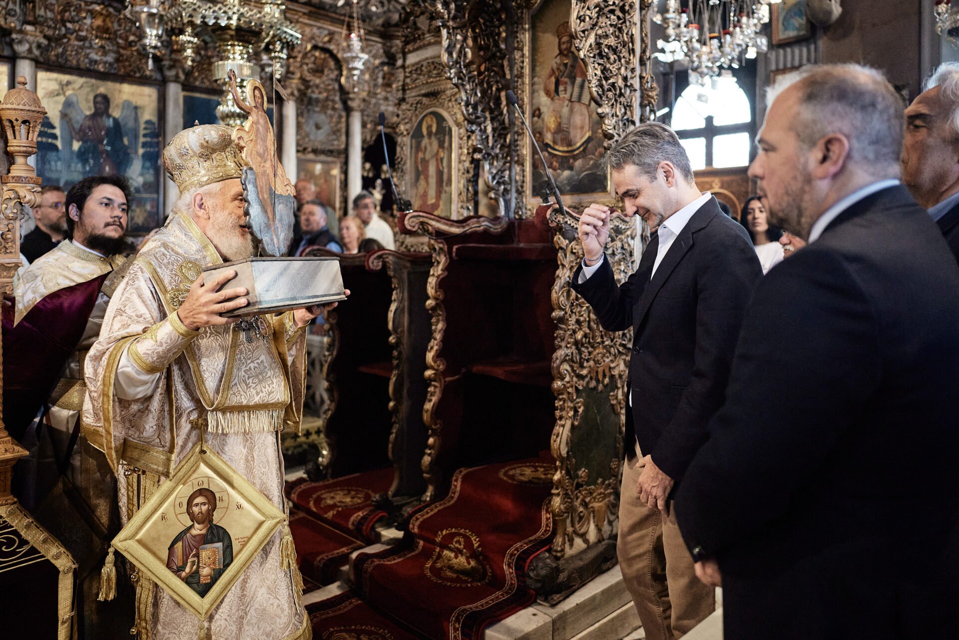 Mesajul lui Mitsotakis: Prin durere, dificultăți, suferințe, în cele din urmă se naște lumina și speranța  