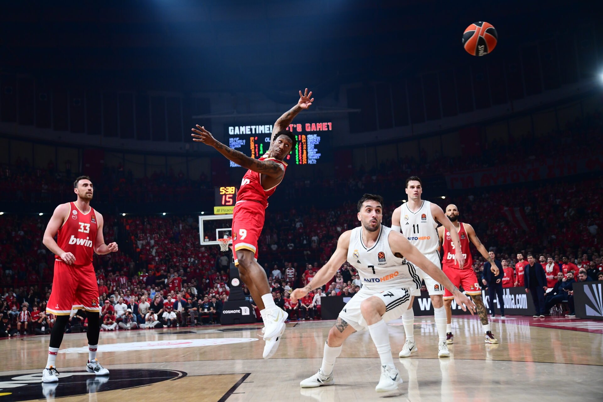 Euroleague: Nίκη πρόκρισης αναζητά στη Μαδρίτη ο Ολυμπιακός