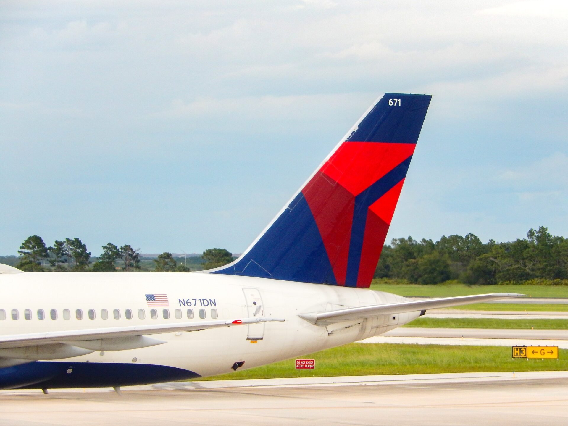 Alarmă în Orlando: A fost evacuat un avion cu 282 de pasageri din cauza unui incendiu la motor  