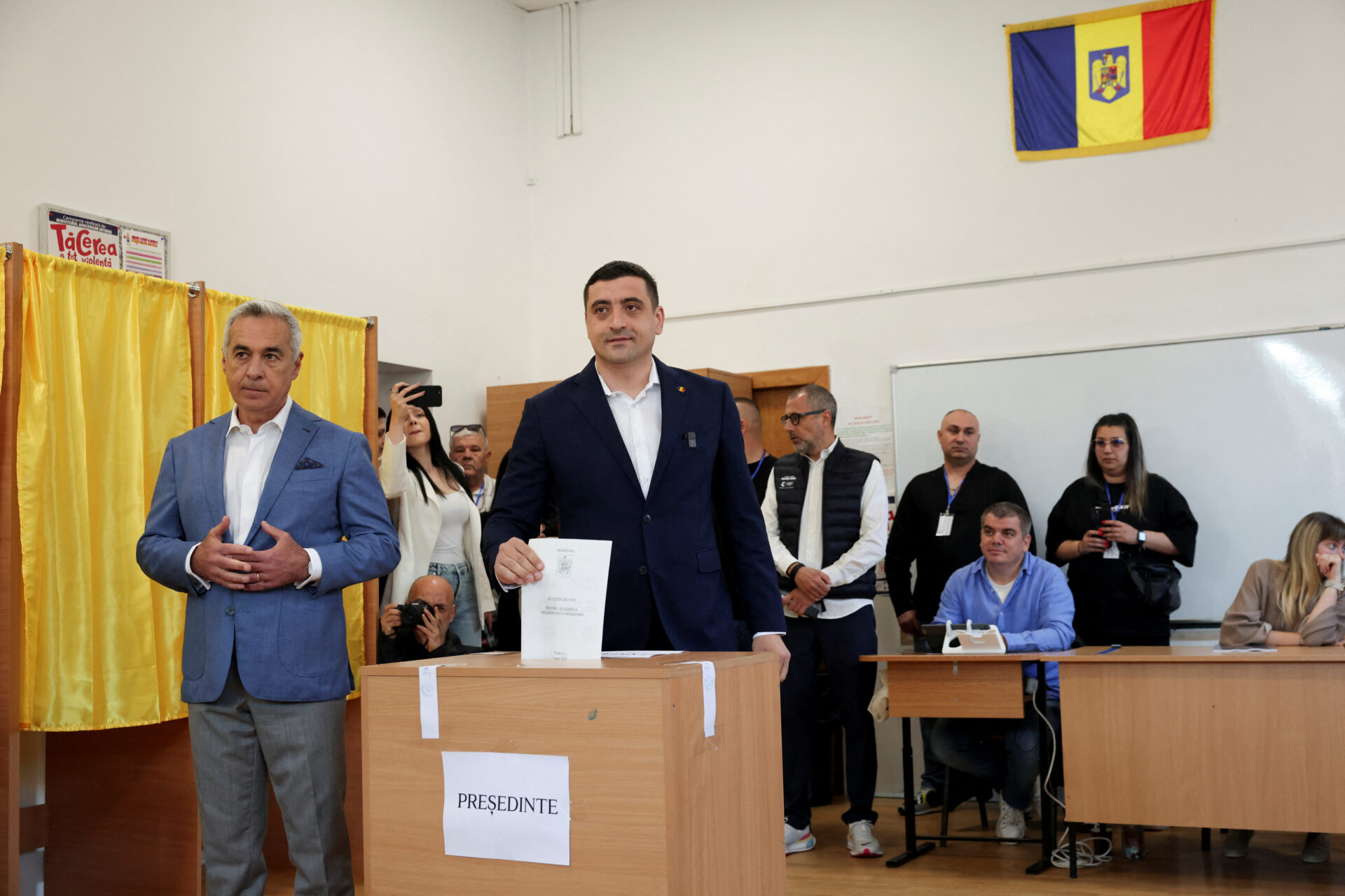 Ο «φιλο Τραμπικός» Σιμιόν οδεύει να γίνει ο πρώτος πρόεδρος MAGA στη Ρουμανία