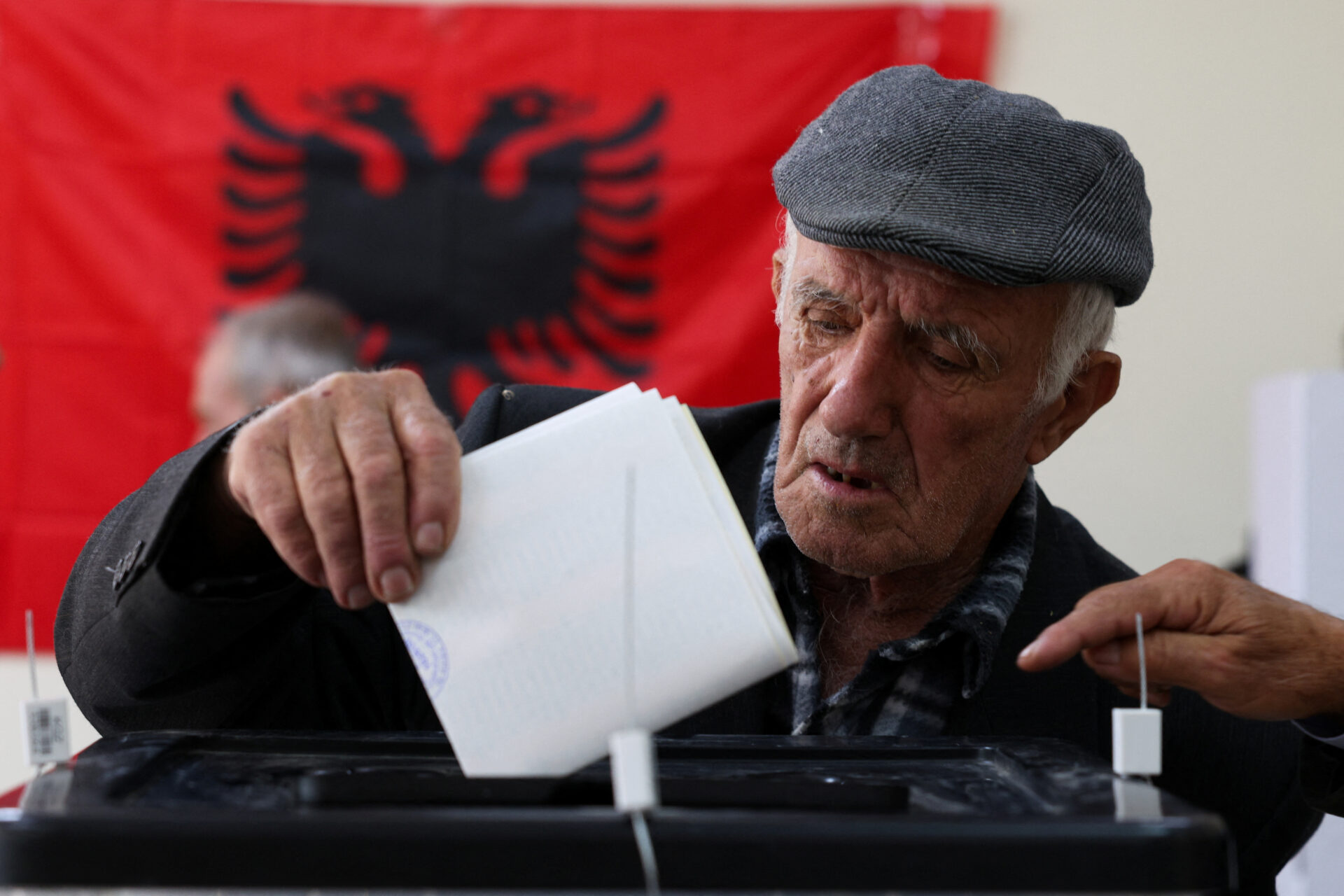 Αλβανία: Έτοιμος για 4η θητεία ο Ράμα – Προβάδισμα του Σοσιαλιστικού Κόμματος δείχνουν τα μερικά αποτελέσματα