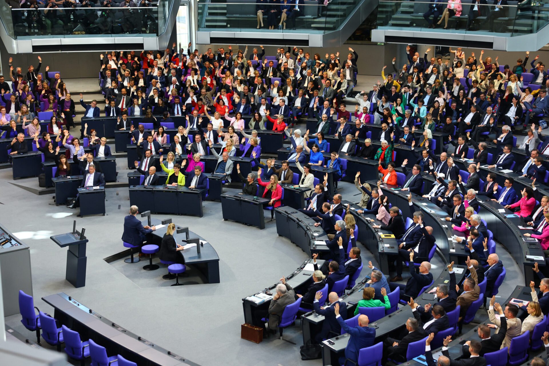 Bundestag: Σε εξέλιξη η δεύτερη ψηφοφορία για την εκλογή Καγκελαρίου