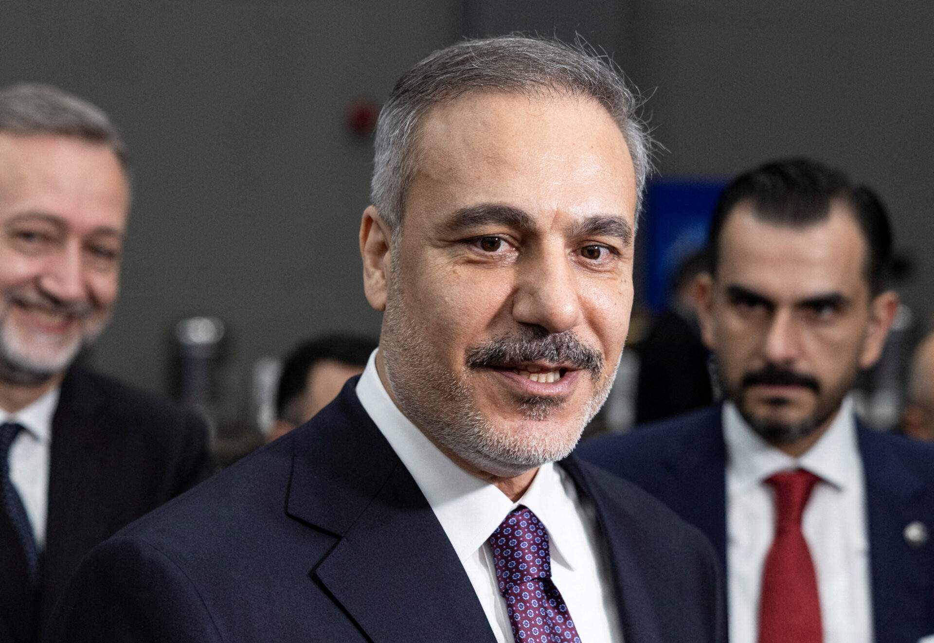 Φιντάν: Αναμένουμε από τη συριακή κουρδική πολιτοφυλακή να εκπληρώσει τη συμφωνία της Δαμασκού