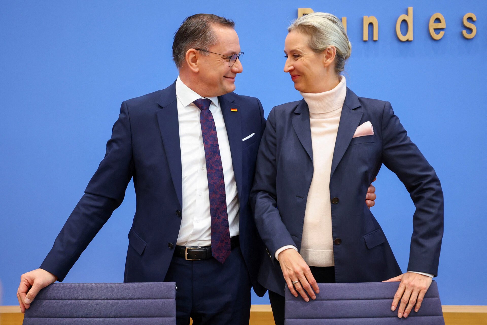 Απαγόρευση του AfD θα εξετάσει η νέα γερμανική κυβέρνηση