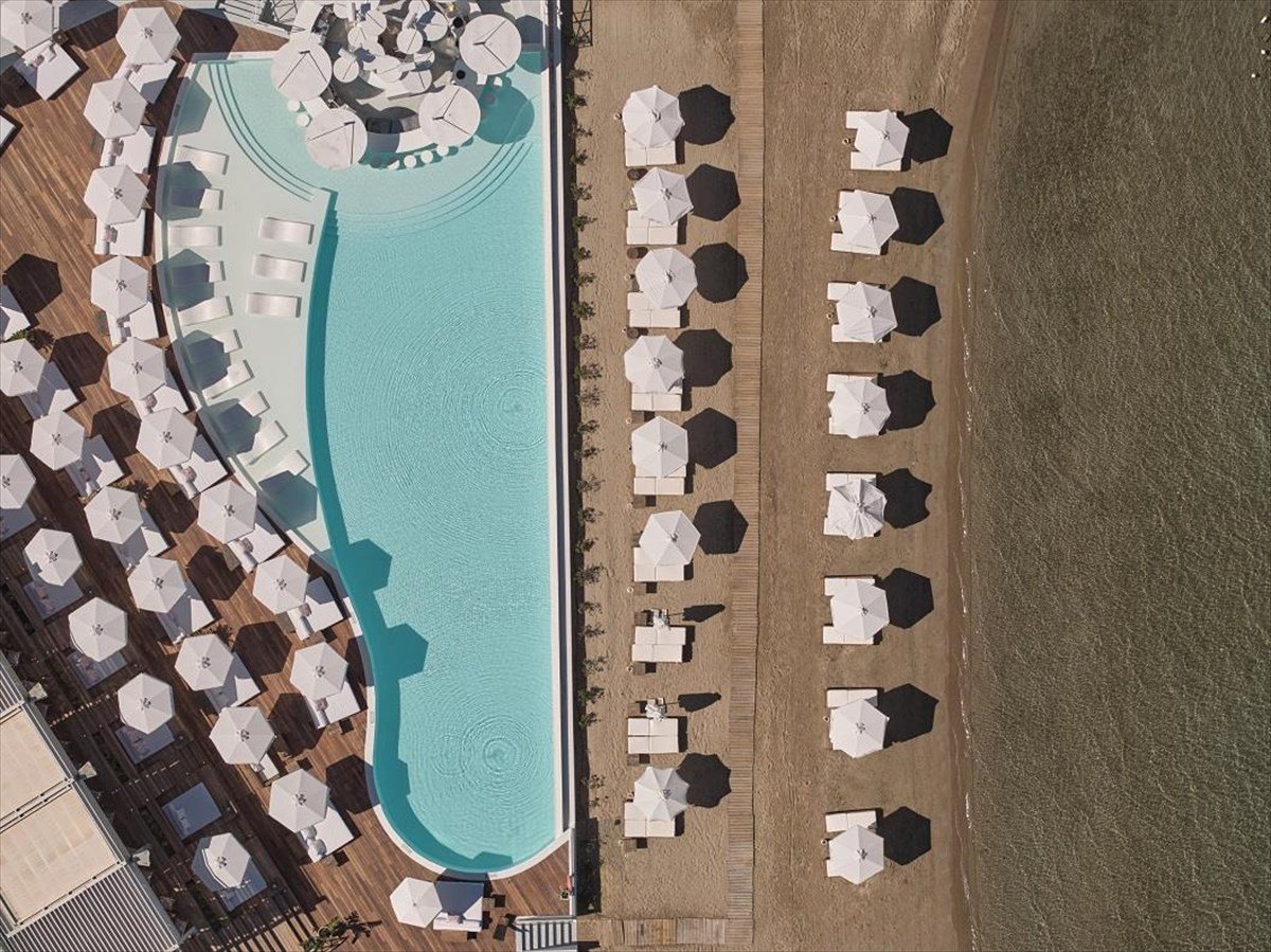 To Nikki Beach Resort & Spa Porto Heli άνοιξε τις πύλες του