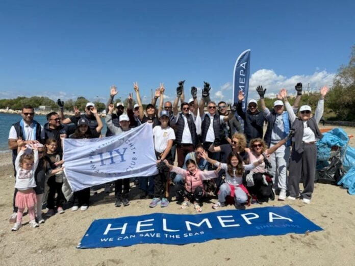 Περιβαλλοντική Δράση Καθαρισμού Παραλίας από το Hellenic Yacht Masters’ Club σε Συνεργασία με τη HELMEPA