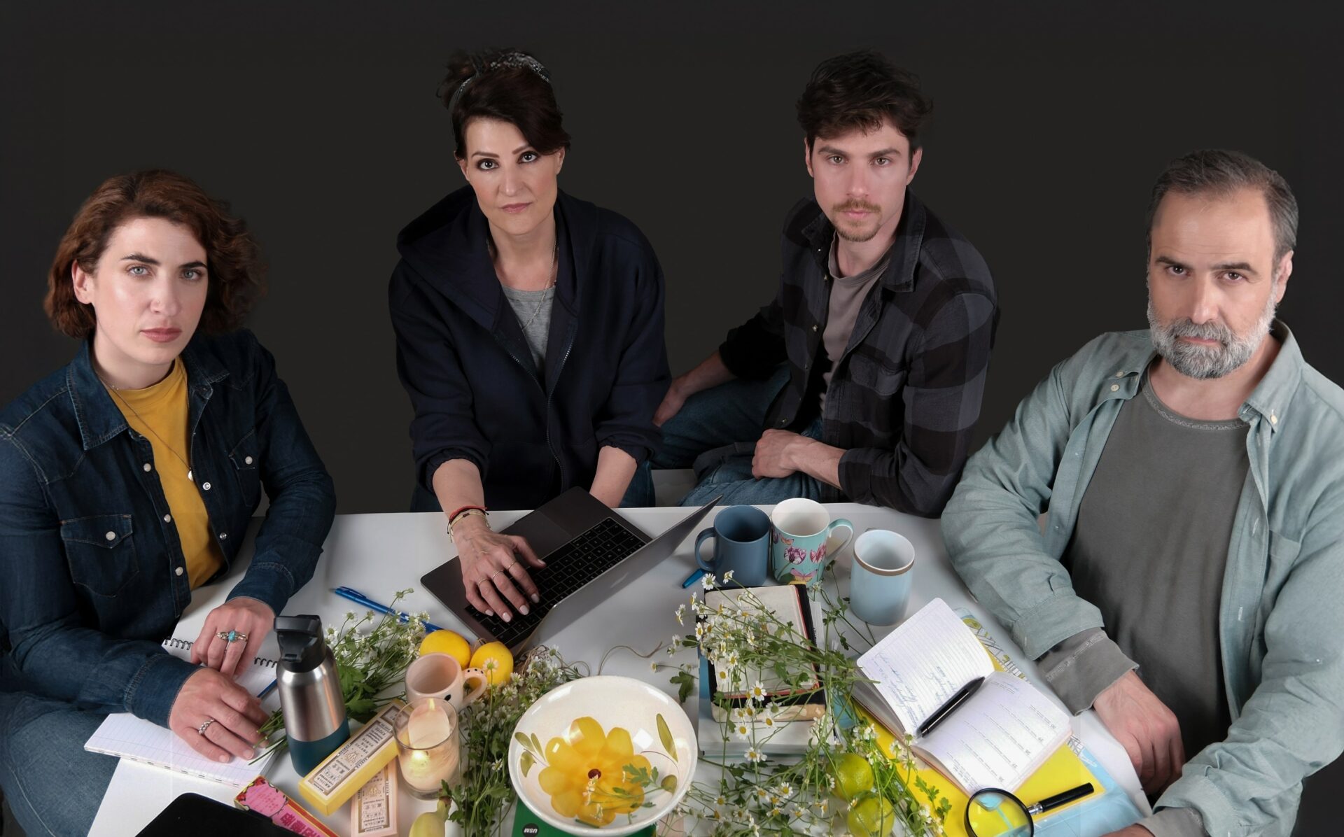 «Tiny Beautiful Things»: Η Nia Vardalos θα μοιραστεί με το ελληνικό κοινό μια θεατρική εμπειρία γεμάτη τρυφερότητα και ενσυναίσθηση